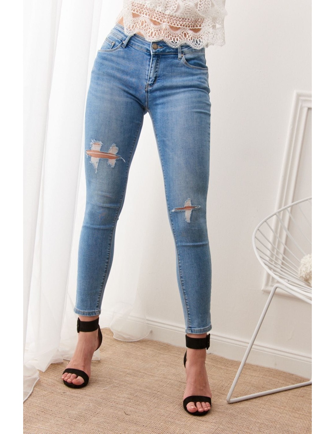 Women\'s denim pants with slits at the knees 7015 - Online store - Boutique